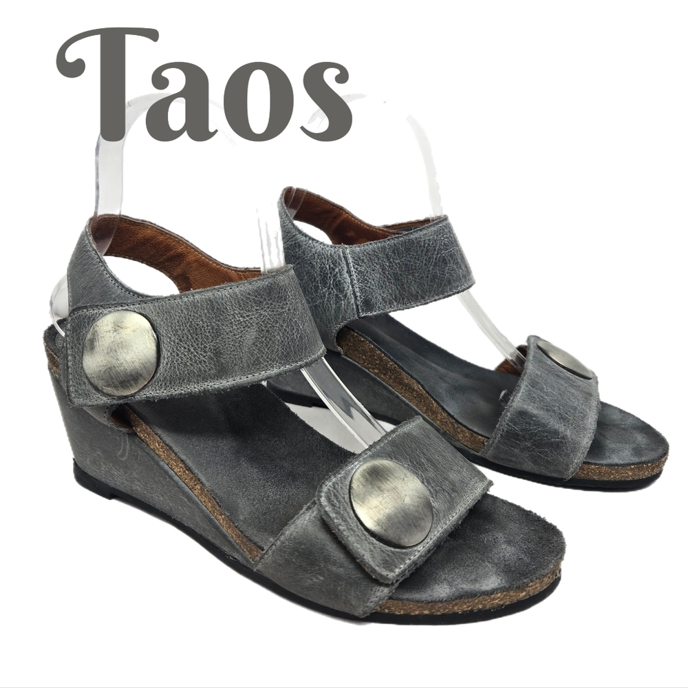 Taos Footwear Women's Gray Wedge Sandals